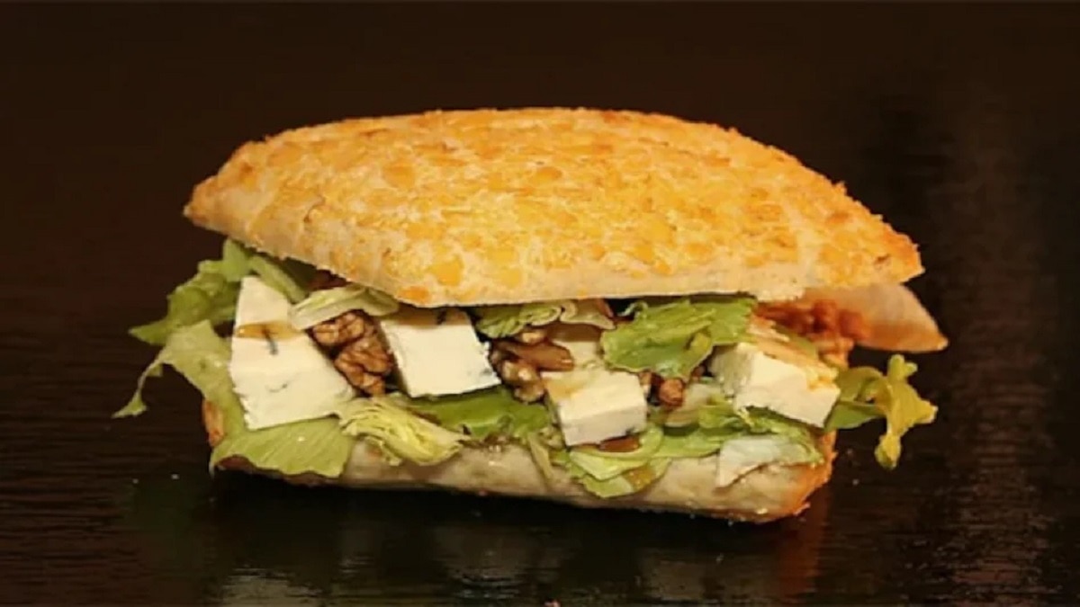 Walnut cheese Sandwich