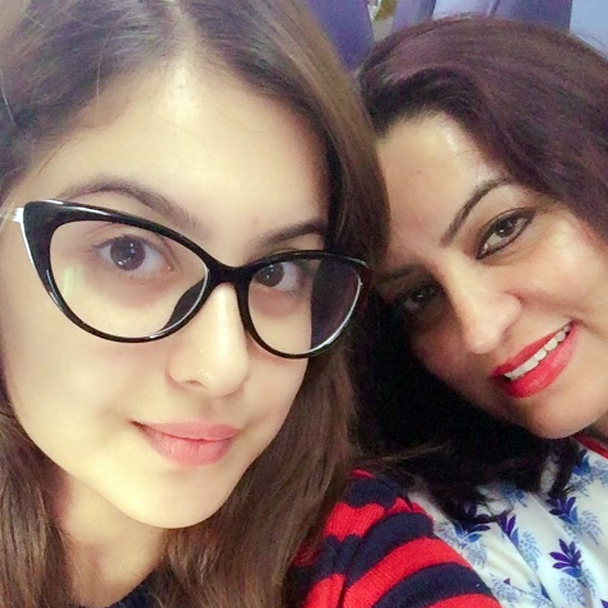 मां के साथ तुनिशा शर्मा 