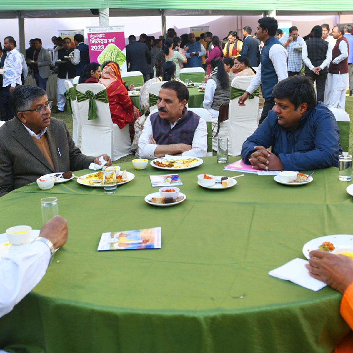 सांसदों का भोजन