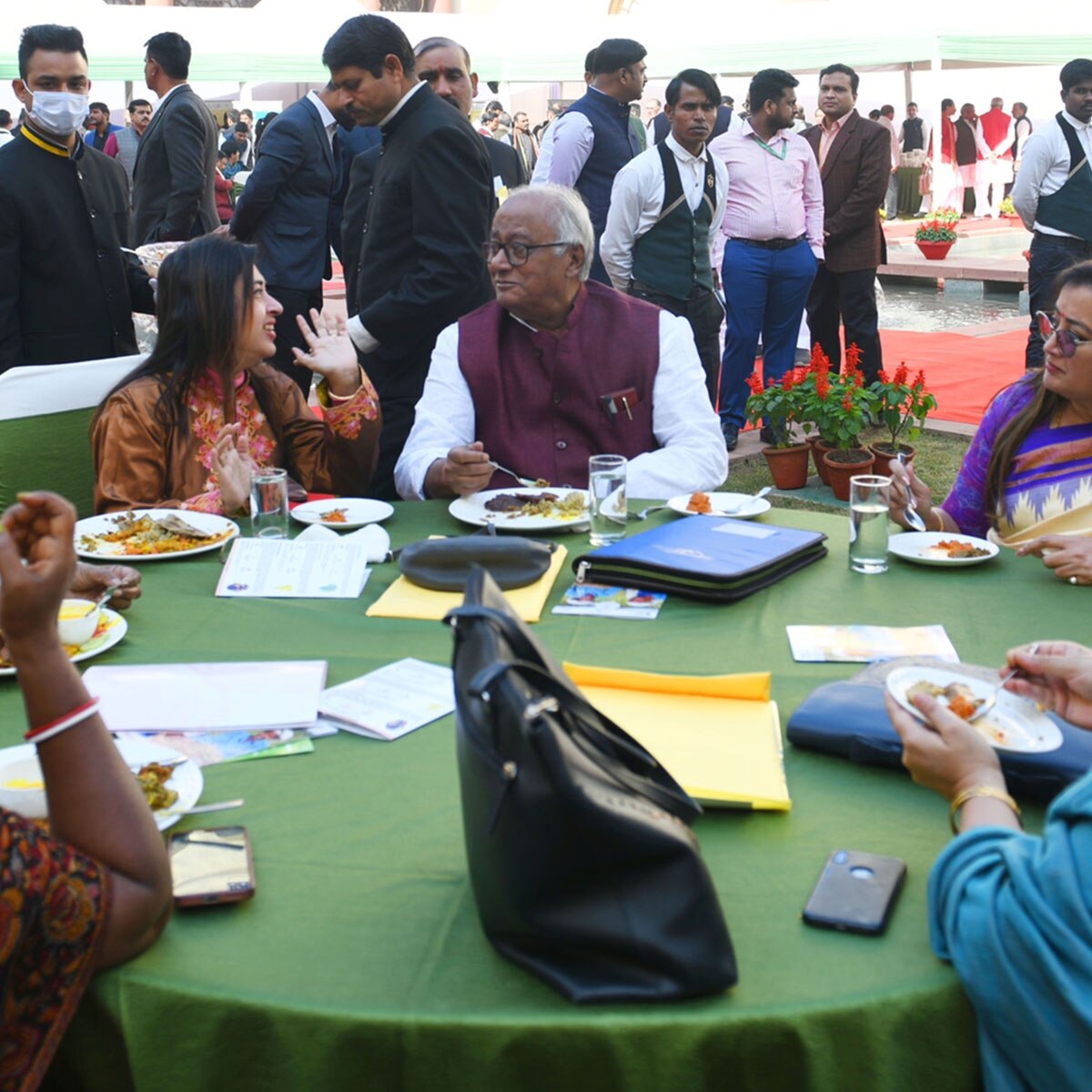 सांसदों का भोजन