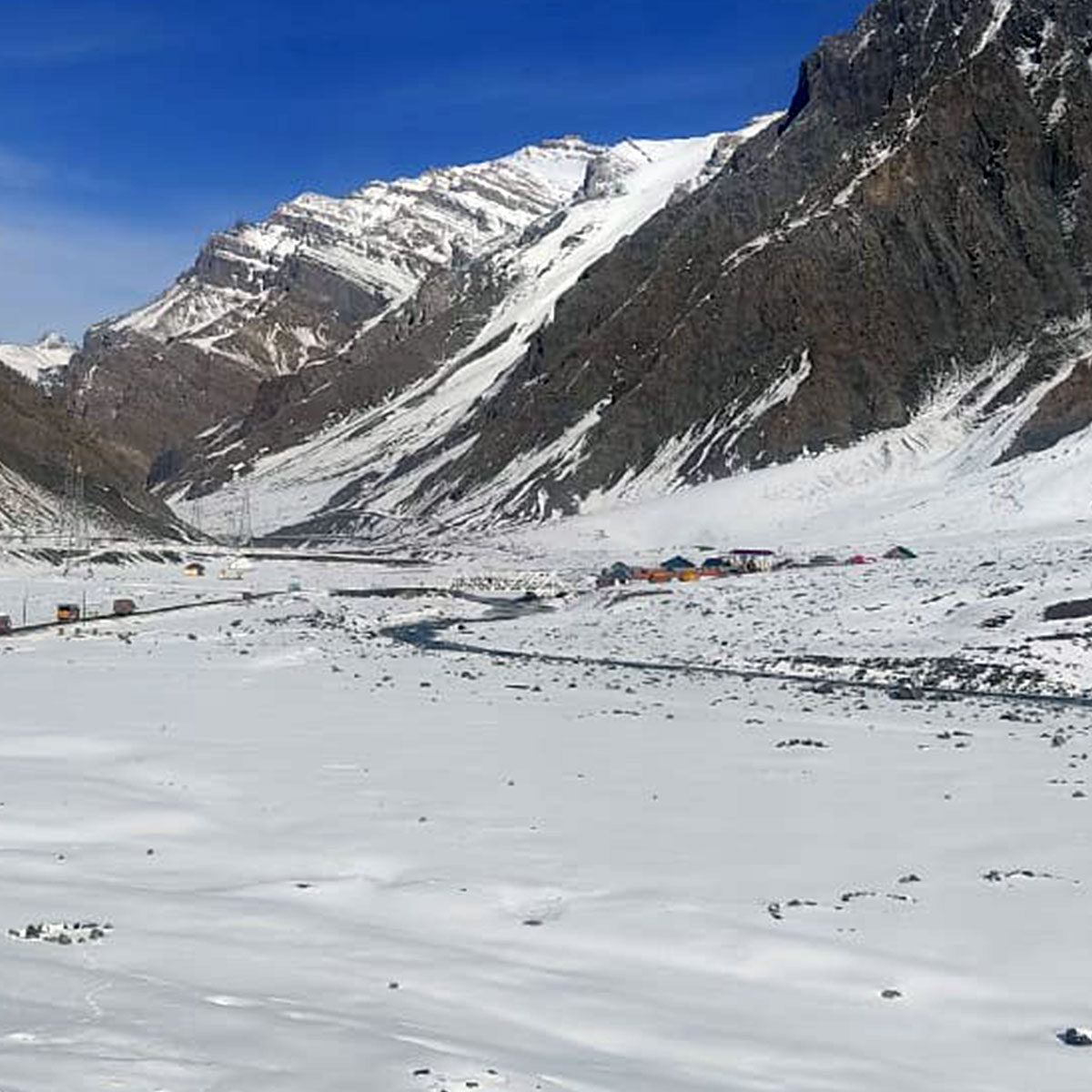 लद्दाख में जबरदस्त बर्फ