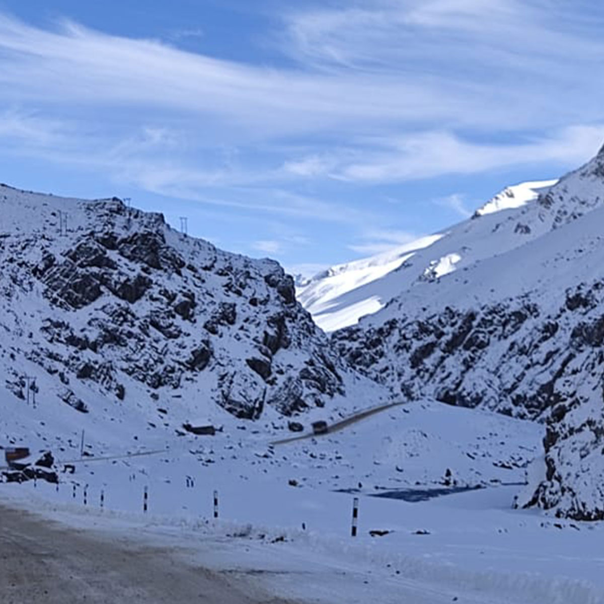 लद्दाख में जबरदस्त बर्फ