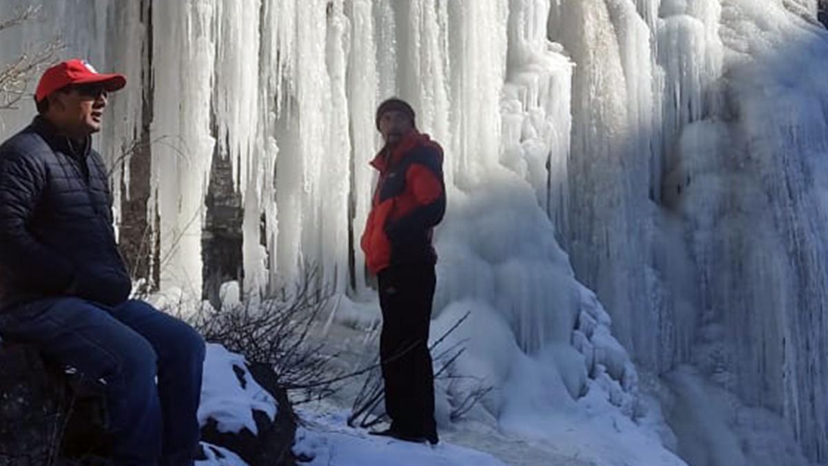 माइनस 27 डिग्री तापमान, झरने भी जमे... लद्दाख में हर तरफ बर्फ ही बर्फ, PHOTOS