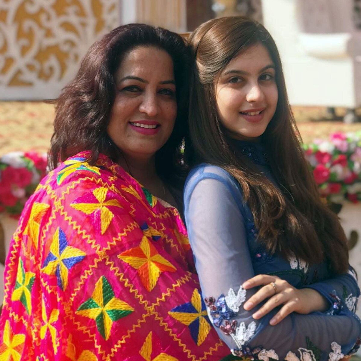 मां के साथ तुनिशा शर्मा 