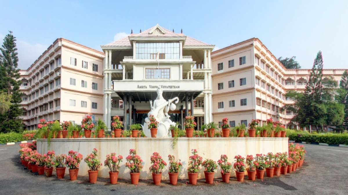 Top 10 Medical College in india 9