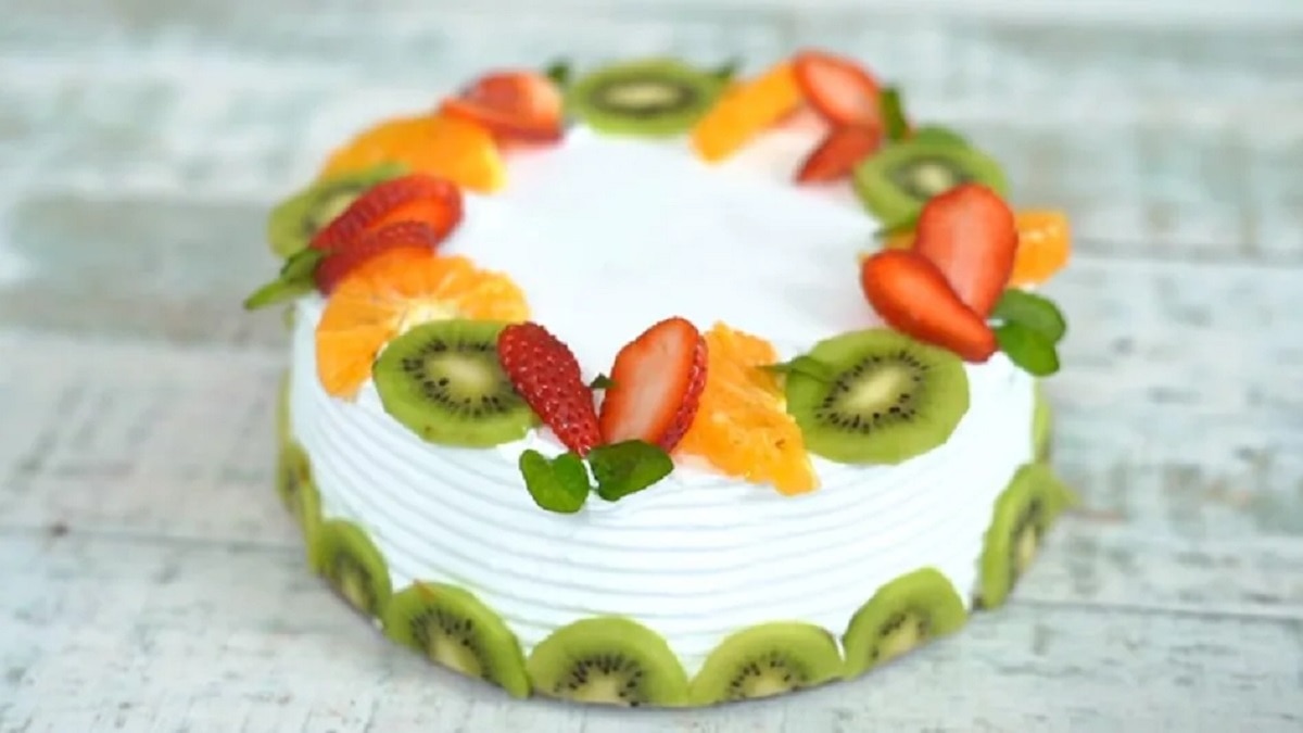 Fresh Fruit Cake