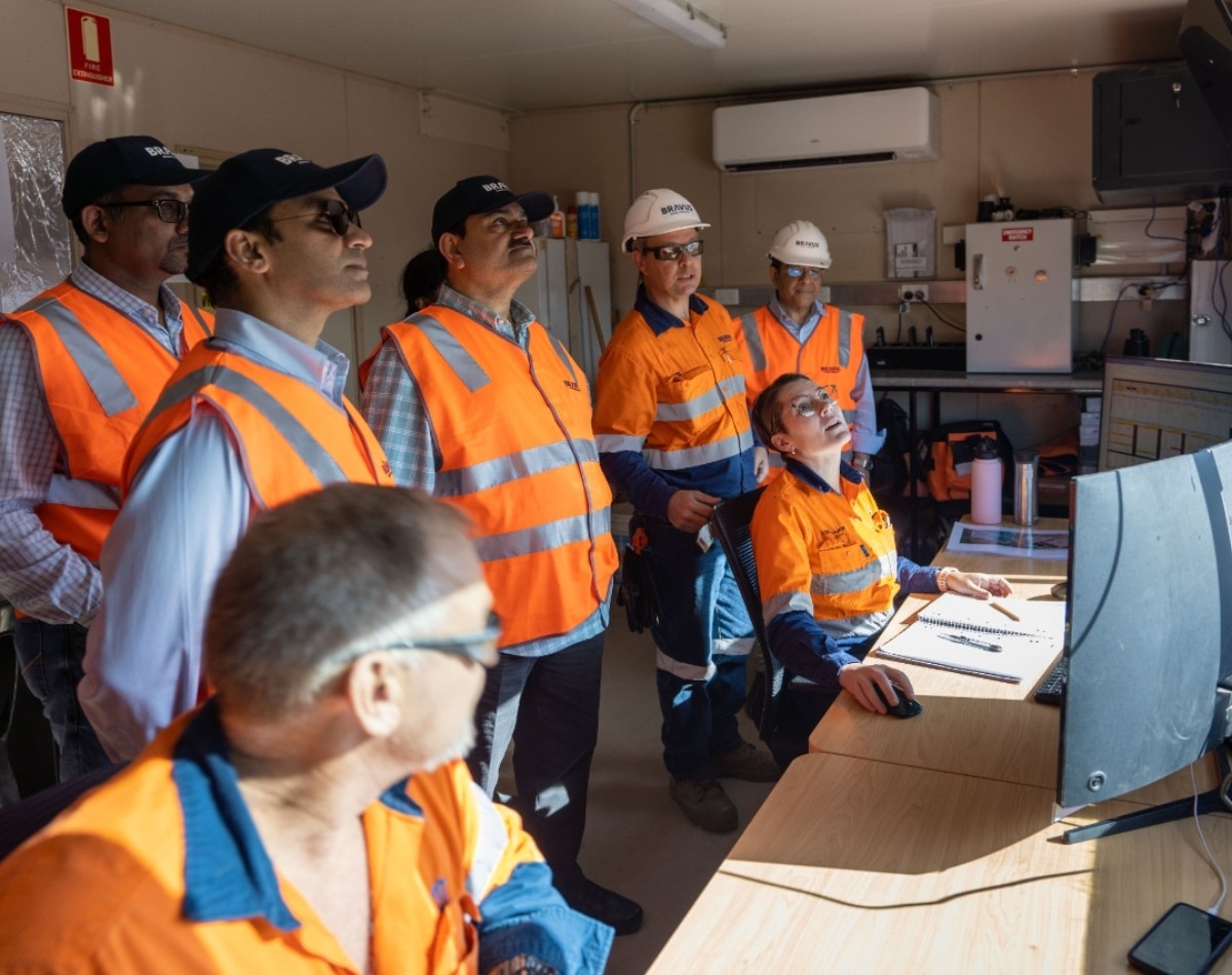 4- काम में दखलंदाजी नहीं