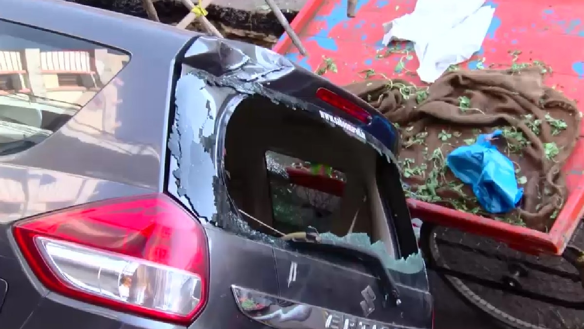 सड़क धंसने से मचा हड़कंप