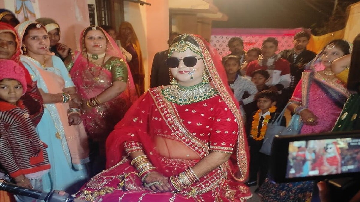 बिंदास अंदाज में दुल्हन की एंट्री