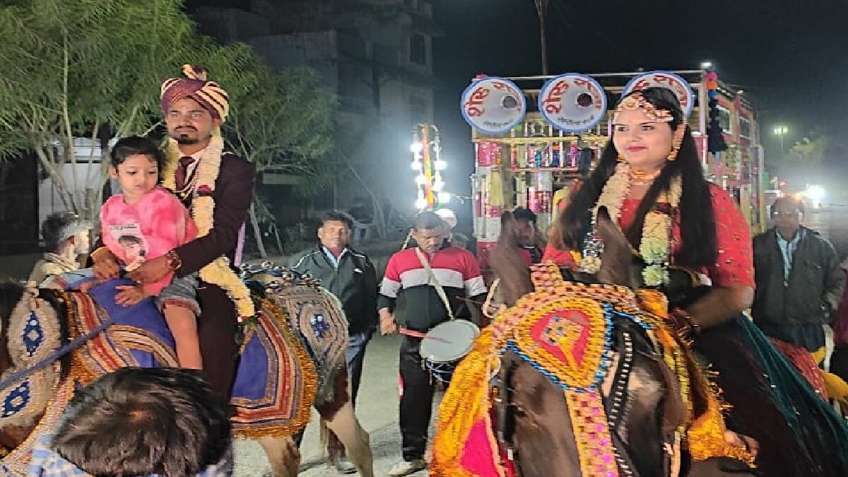 बिंदास अंदाज में दुल्हन की एंट्री