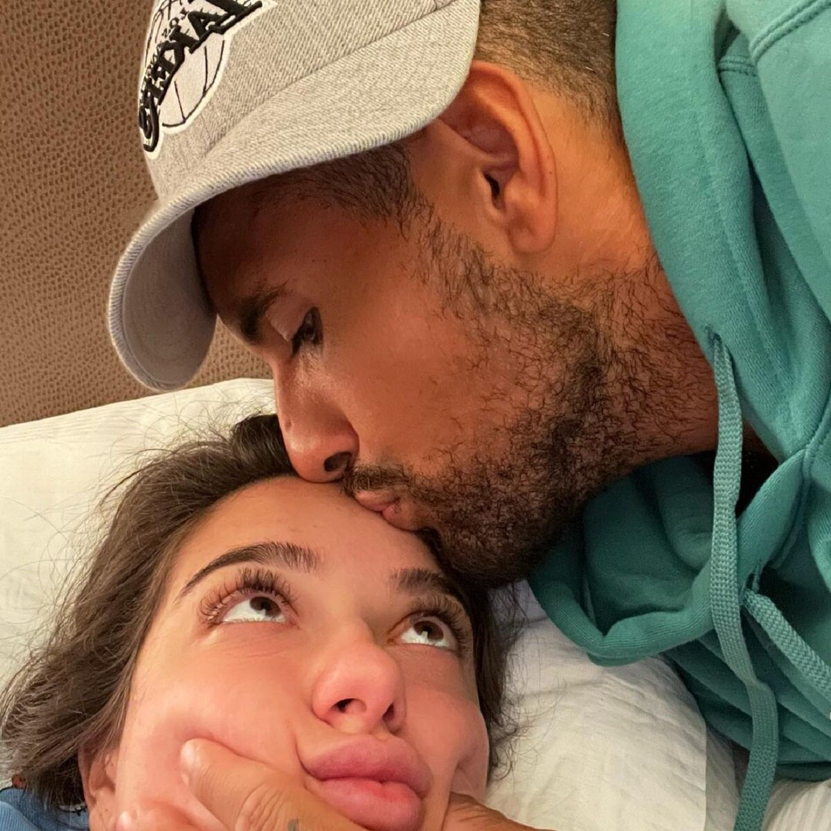 निक और गर्लफ्रेंड