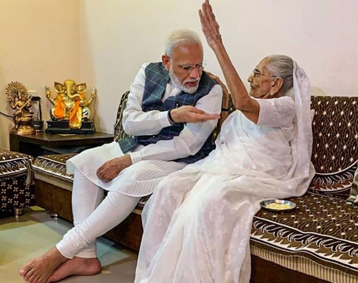 हर खास मौके और फैसले पर मां का आर्शीवाद