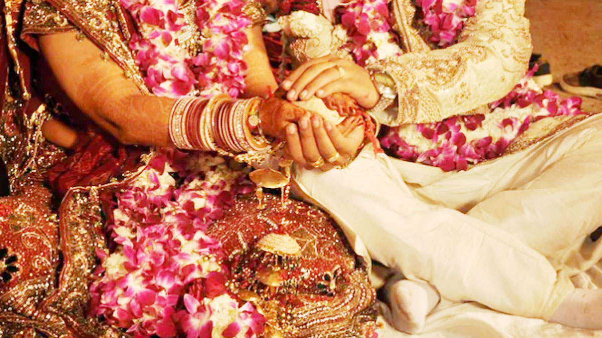  इटालियन कपल ने हिंदू रीति-रिवाज से की शादी 