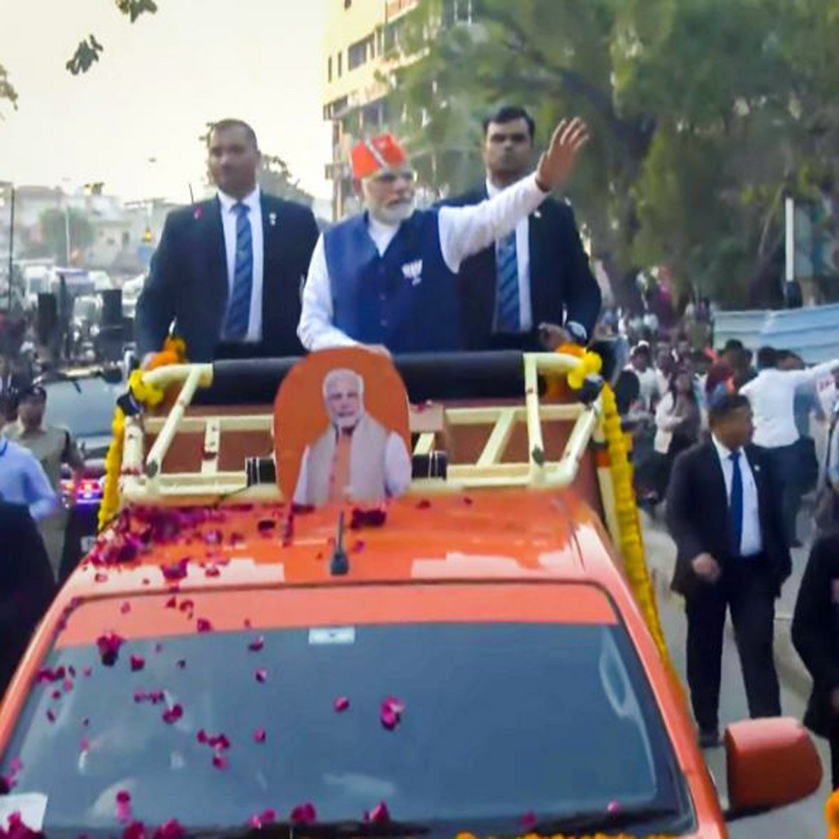 पीएम मोदी रोड शो