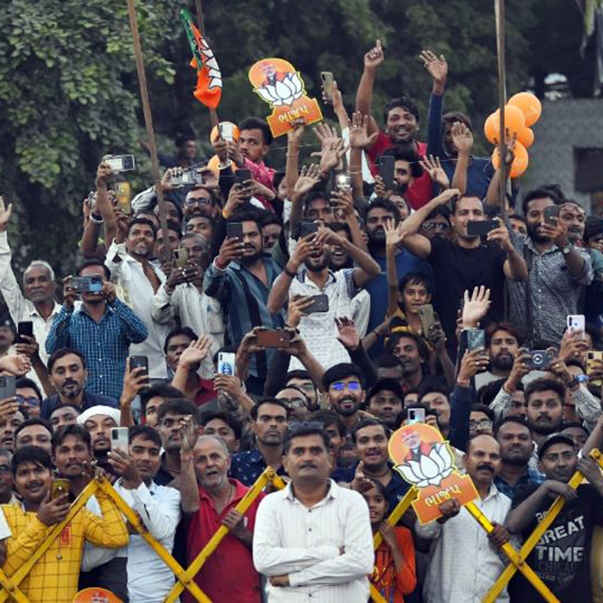 पीएम मोदी रोड शो