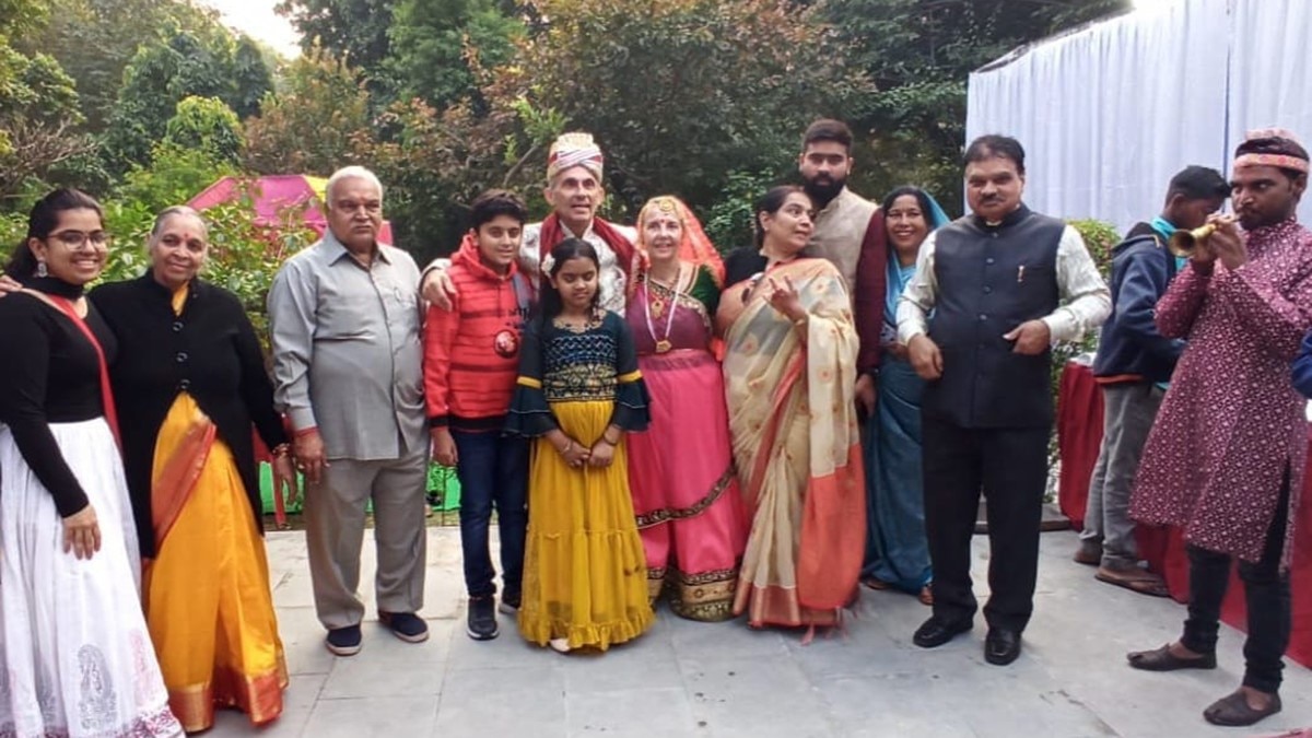 इटालियन कपल ने हिंदू रीति-रिवाज से की शादी 