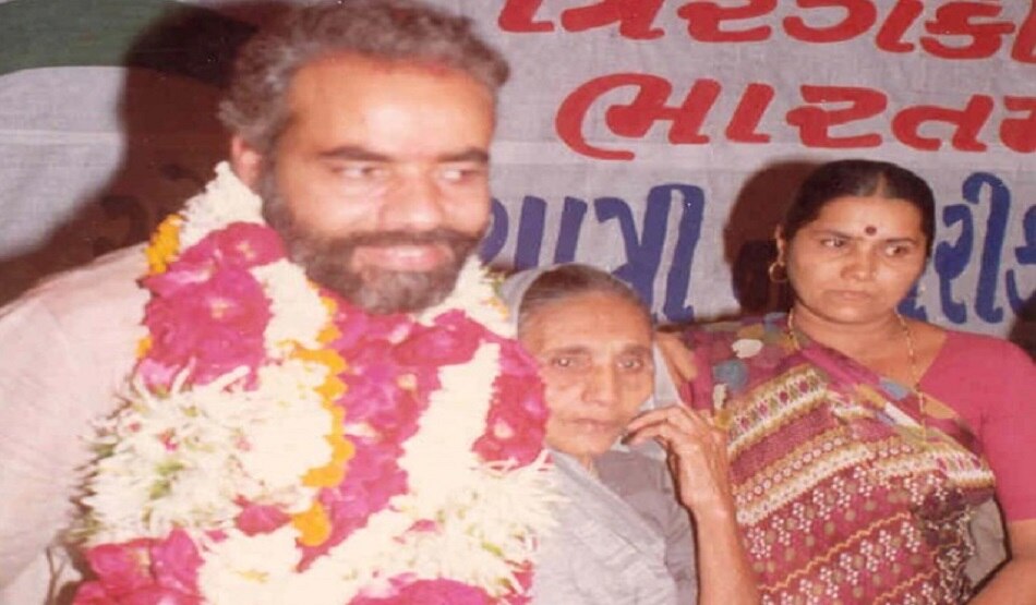 पीएम मोदी की मां का निधन