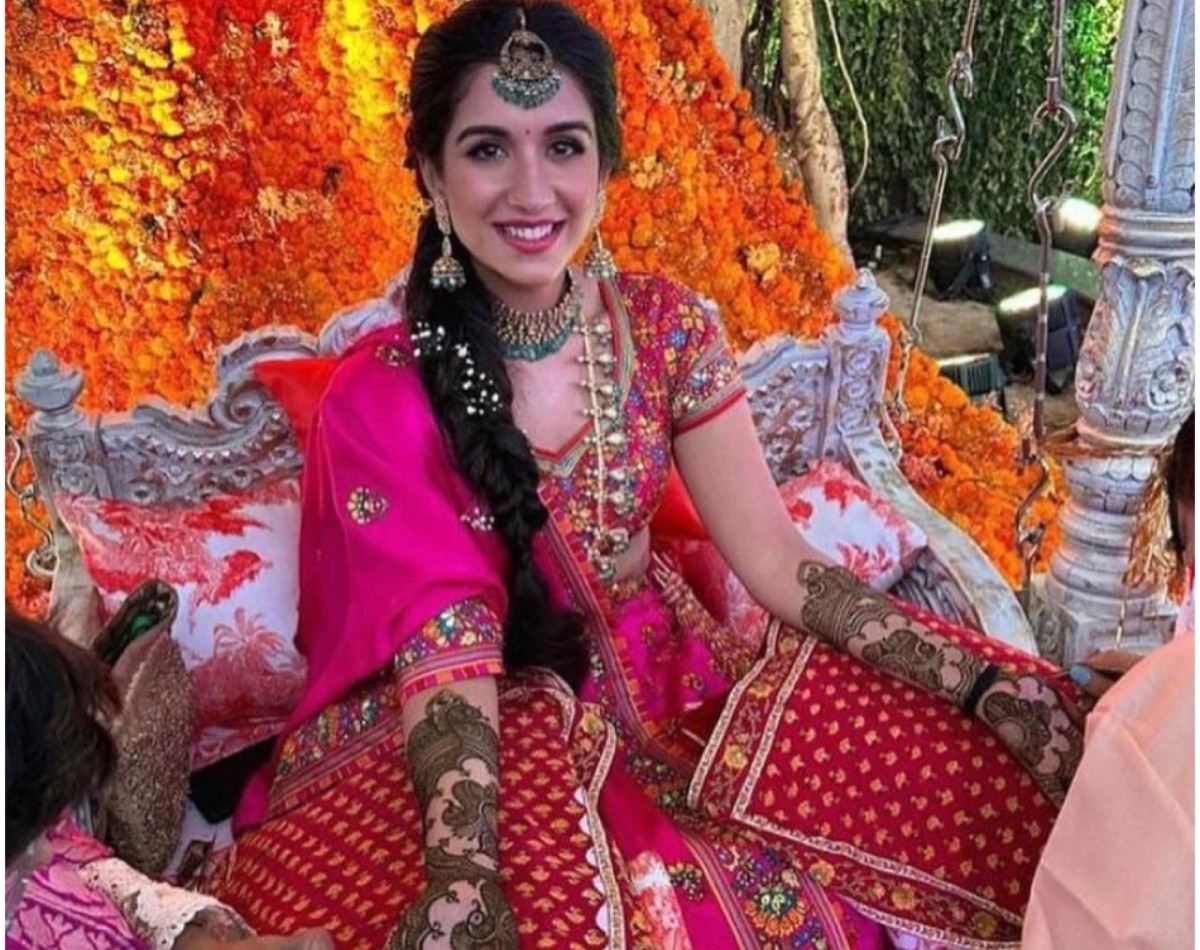 मेंहदी की तस्वीरों की सोशल मीडिया पर धूम 