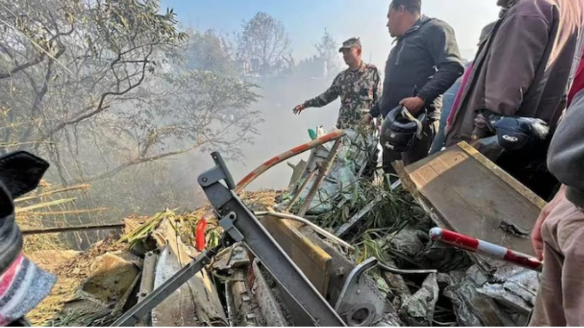 विमान में 14 विदेशी भी सवार थे