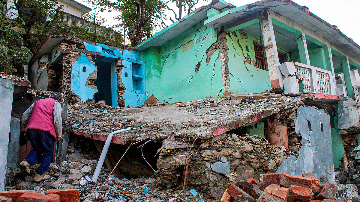 Cracks in Houses of Karnaprayag Rudraprayag