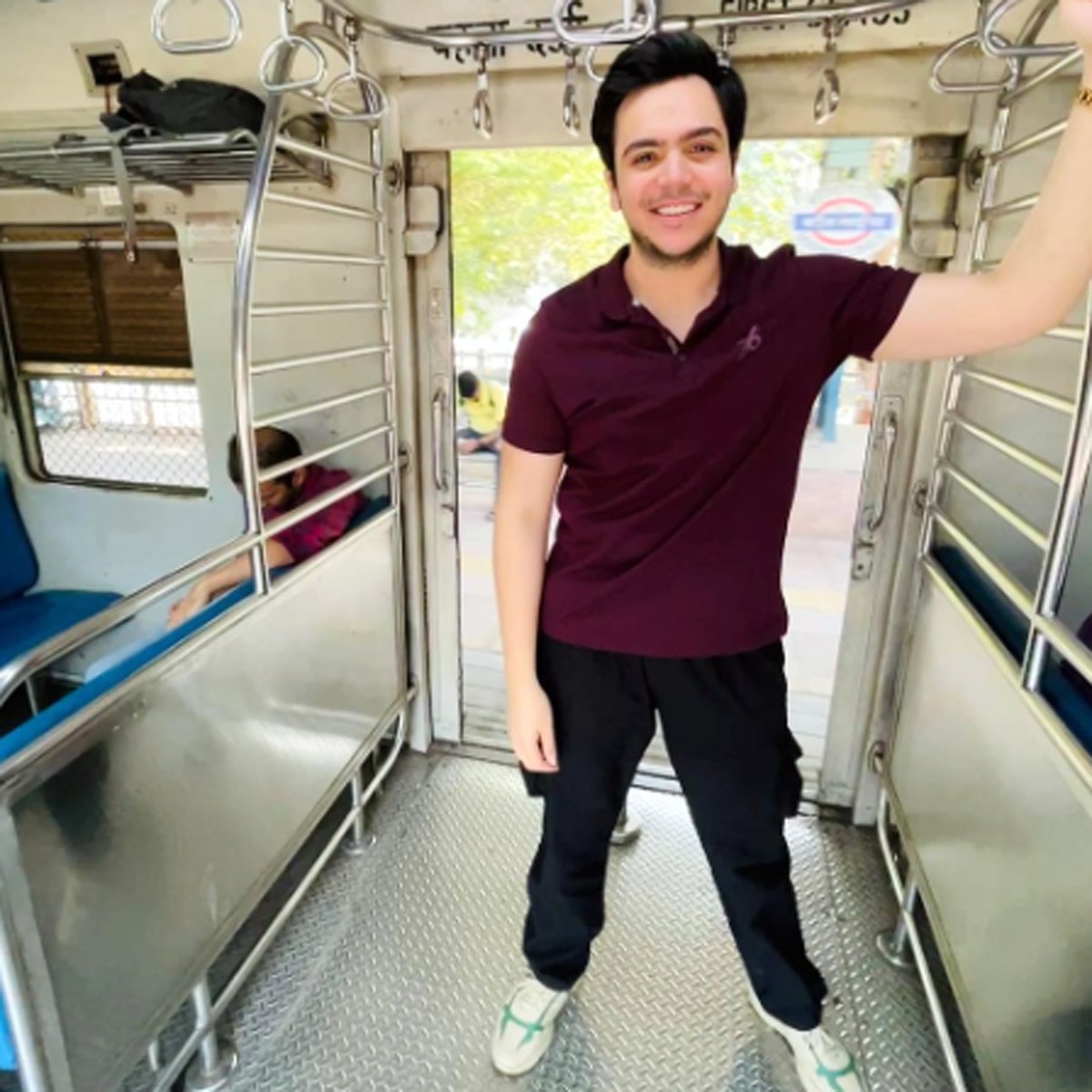  राज अनादकट 