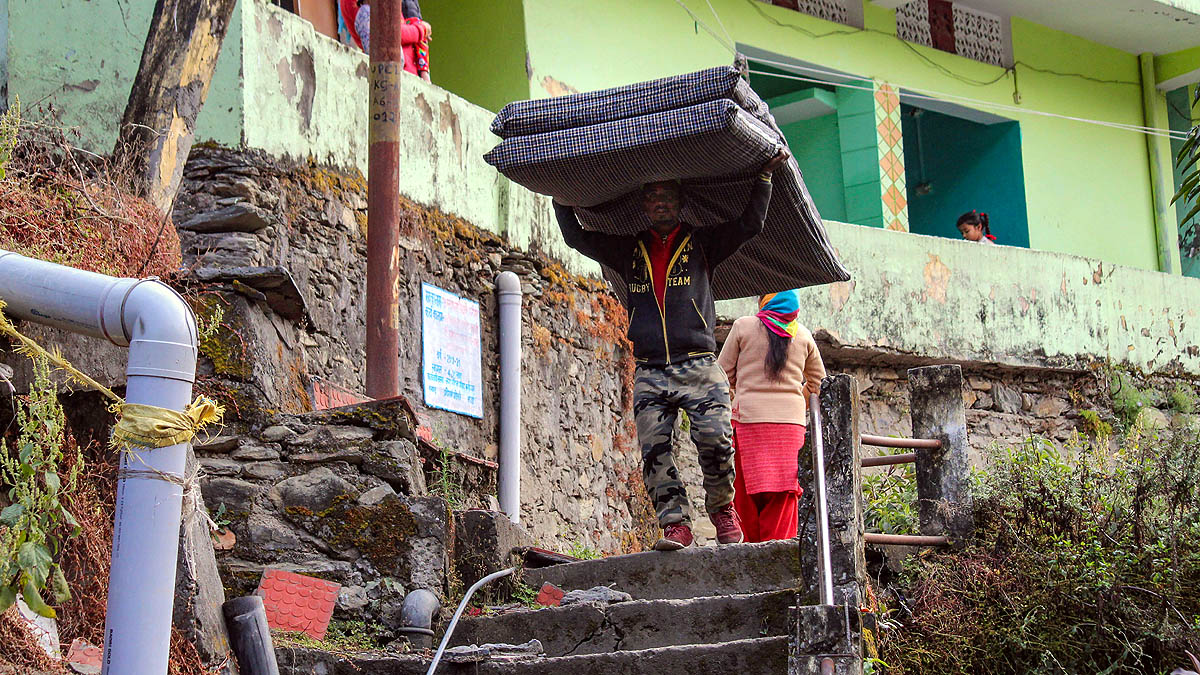 Cracks in Houses of Karnaprayag Rudraprayag