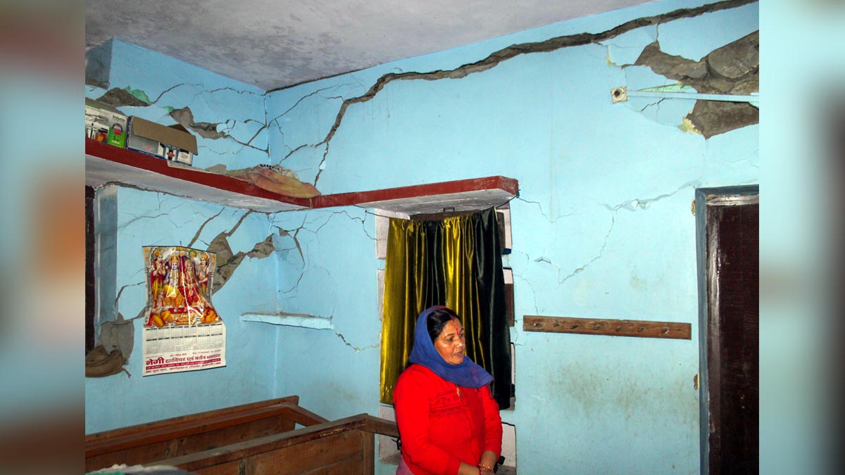 Cracks in Houses of Karnaprayag Rudraprayag