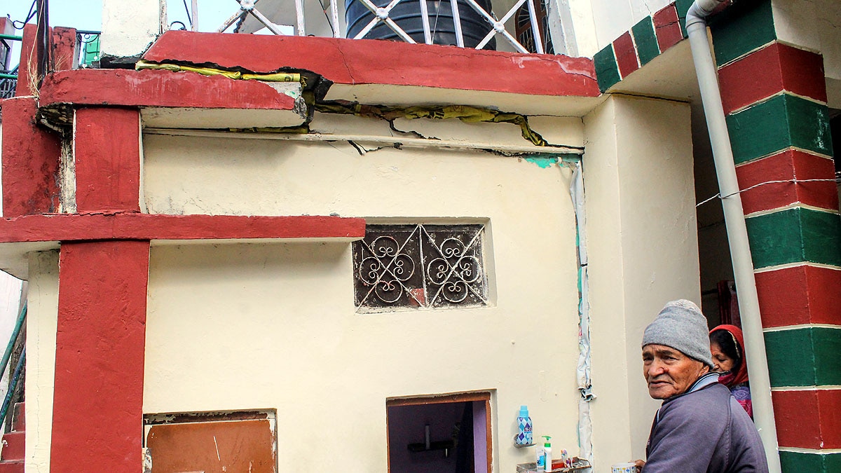 Cracks in Houses of Karnaprayag Rudraprayag