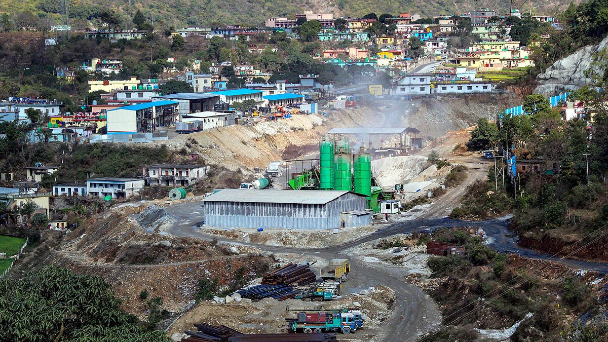Cracks in Houses of Karnaprayag Rudraprayag