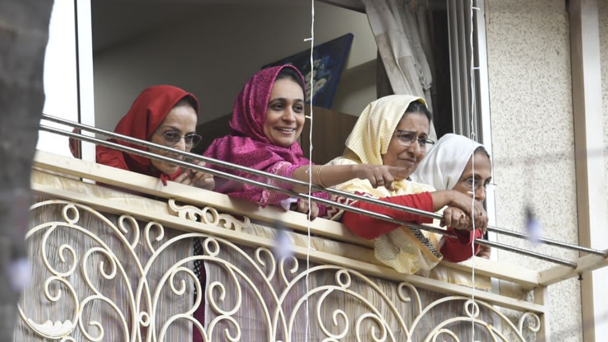 सैकड़ों कानूनी प्रावधानों को कम कर दिया