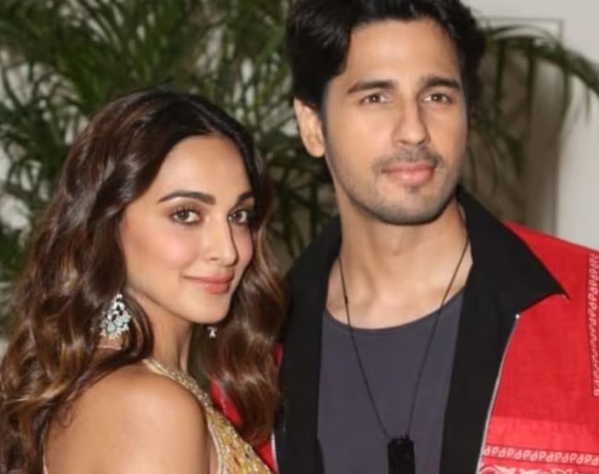 एक फिल्म का इतना चार्ज करते हैं दोनों