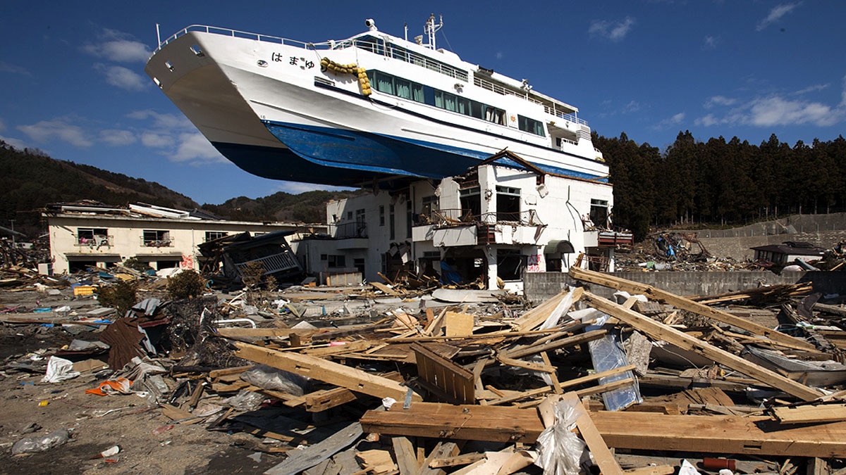 2011 Japan tsunami Tōhoku earthquake