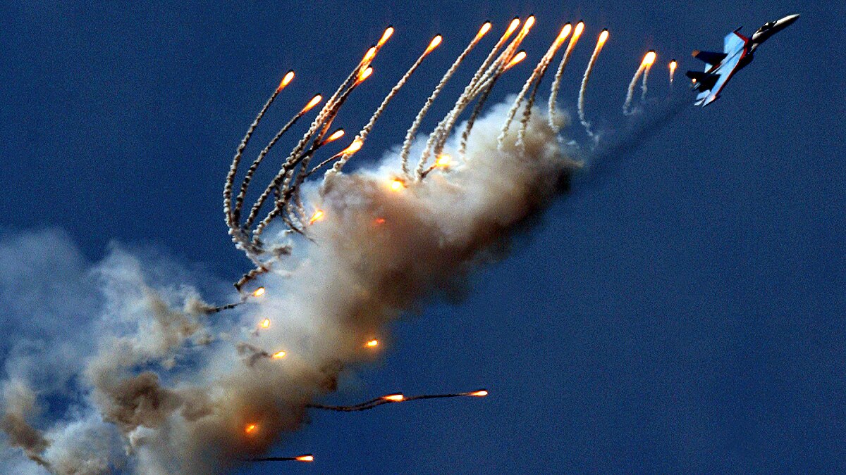 MQ-9 Reaper Vs Su-27 Fighter Jet