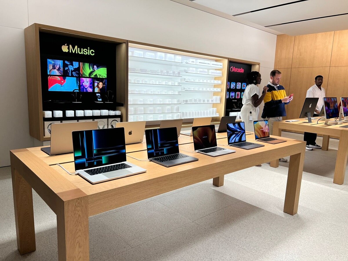 Apple Store Delhi