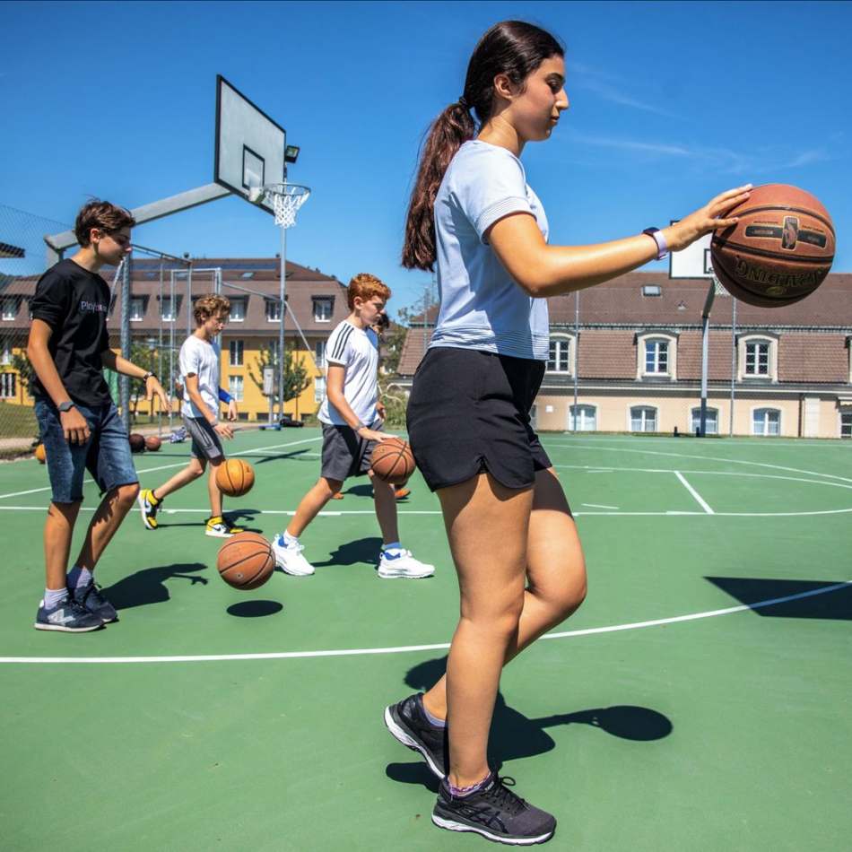 Most Expensive School दुनिया के सबसे महंगे स्कूलों में से एक ये स्कूल