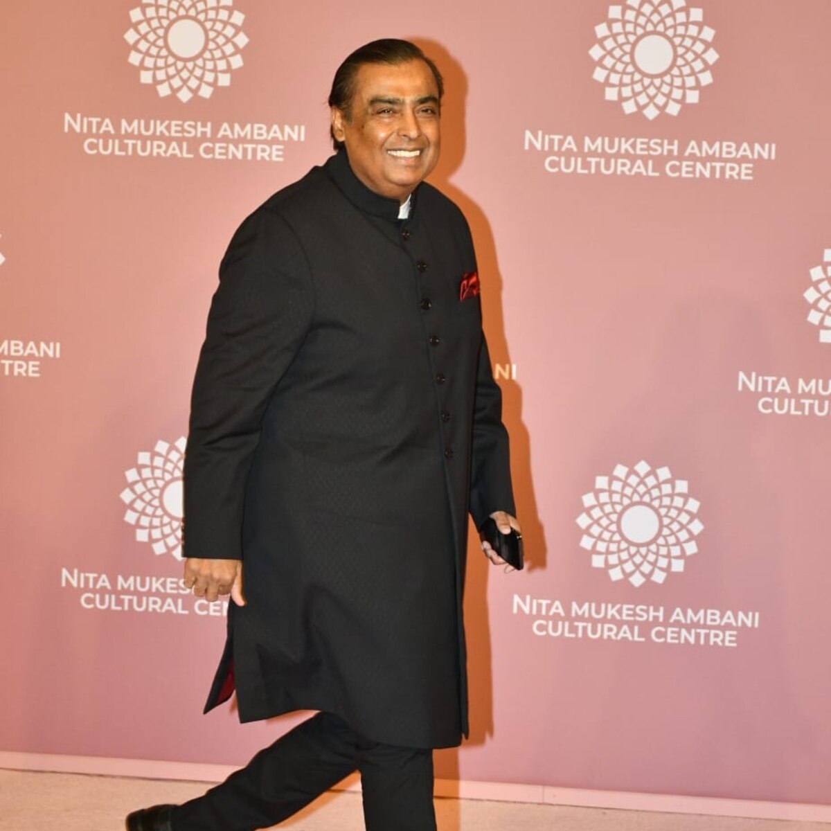 मुकेश अंबानी