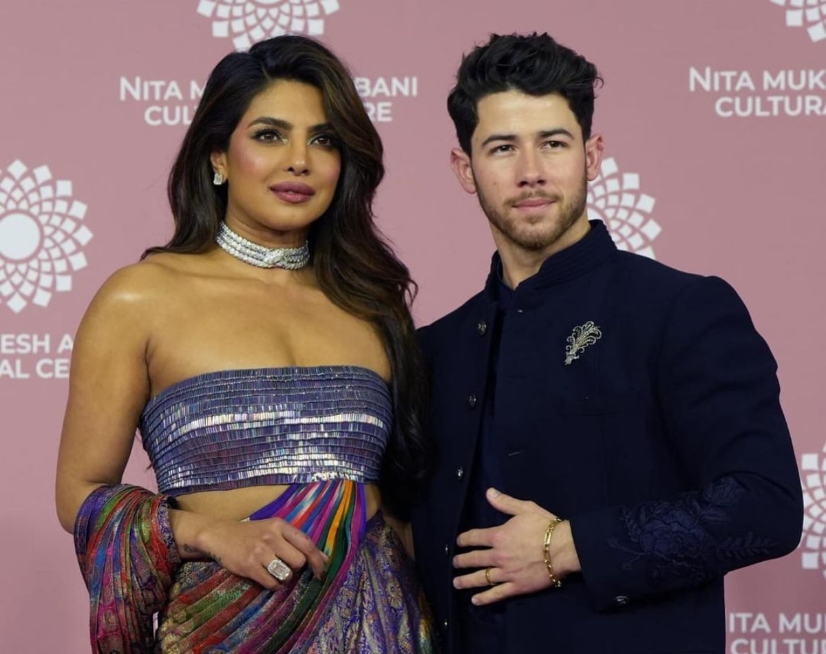 प्रियंका चोपड़ा पति निक के साथ पहुंचीं