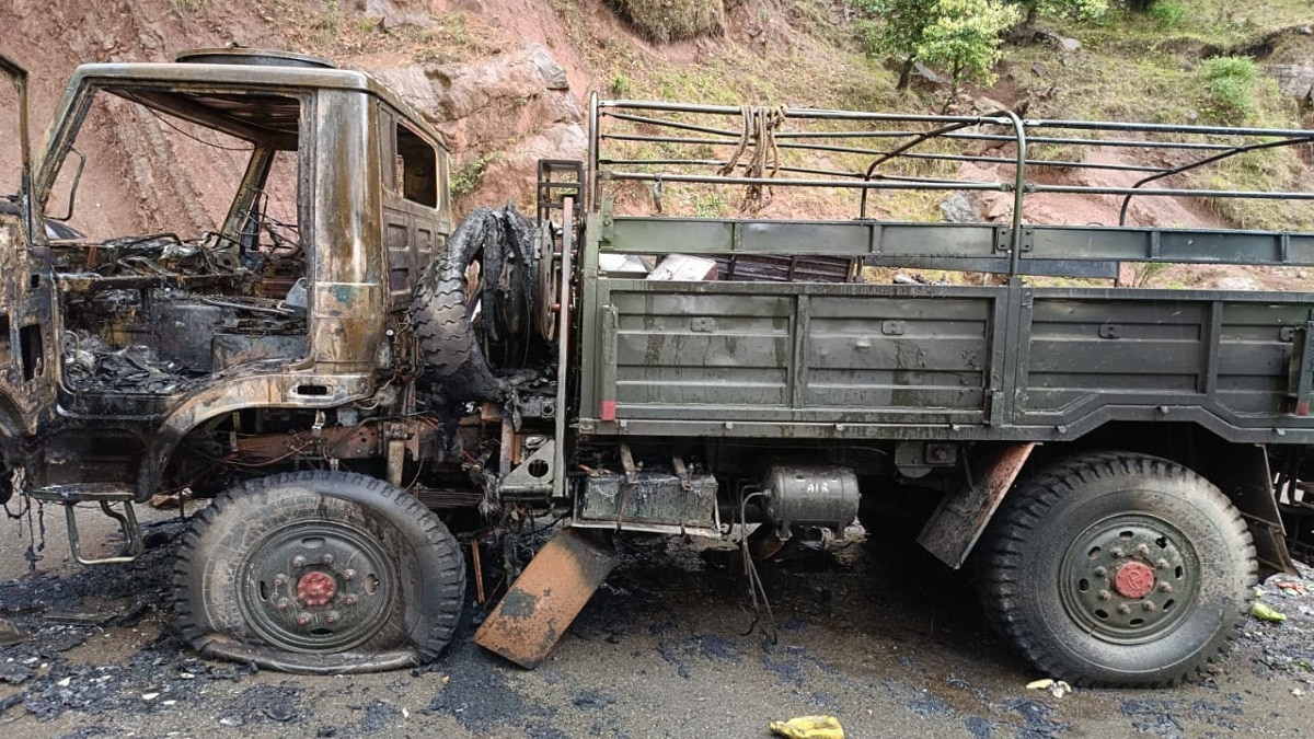 वाहन में राशन के साथ ही एफओएल भी था.