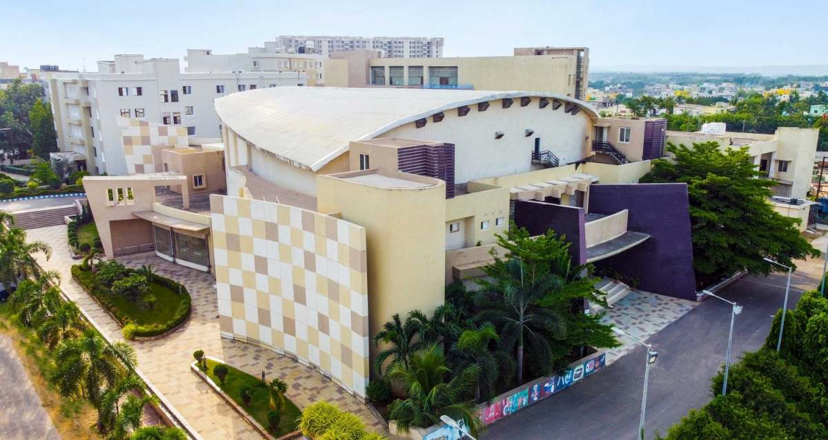 Top 10 Law College in India 9