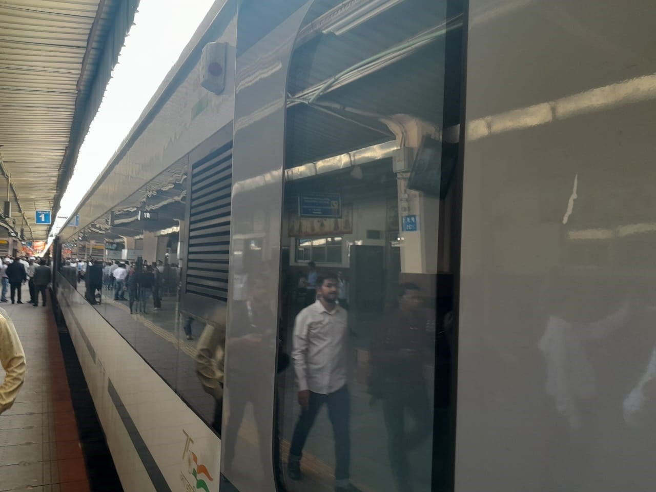 Vande Bharat Jaipur to Delhi time