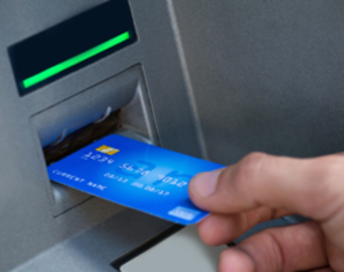 नकदी के लिए क्रेडिट कार्ड यूज मंहगा सौदा   