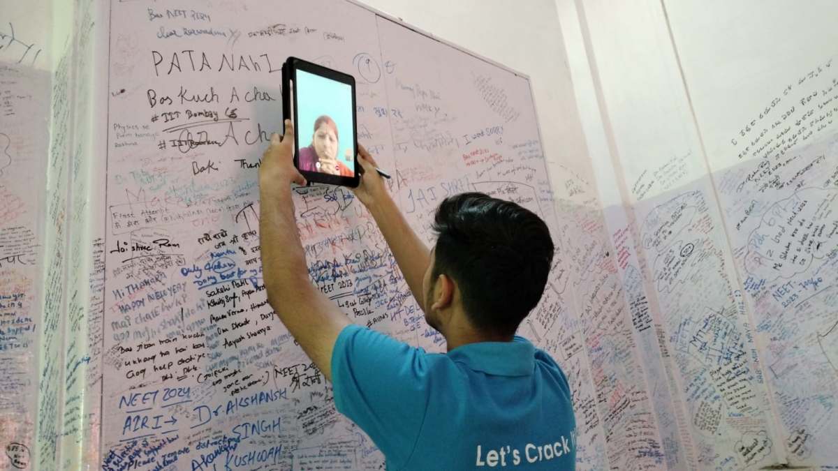 NEET JEE aspirants write wishes on temple wall 8