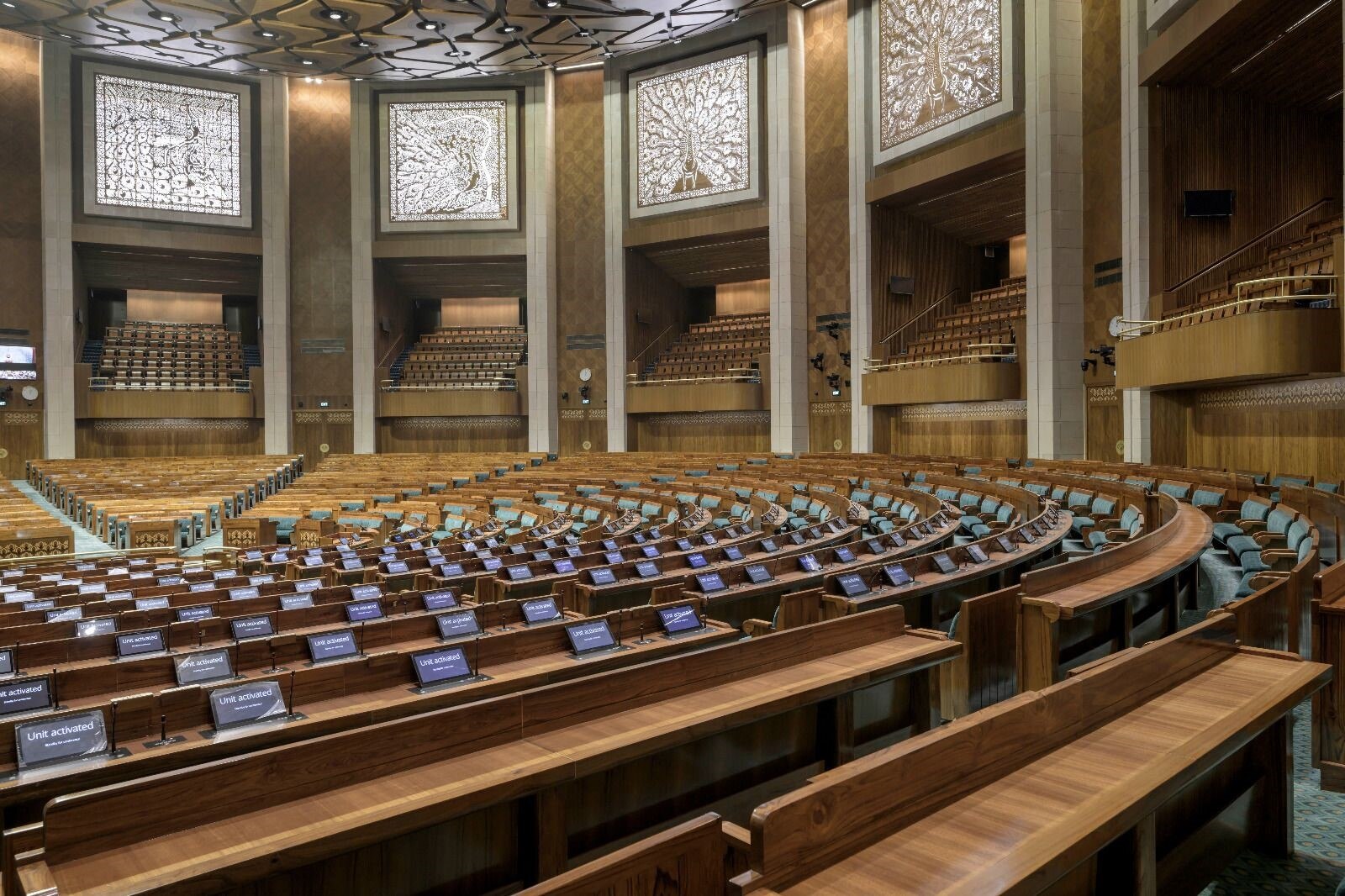 भवन में है फर्नीचर्स पर स्मार्ट डिस्प्ले 