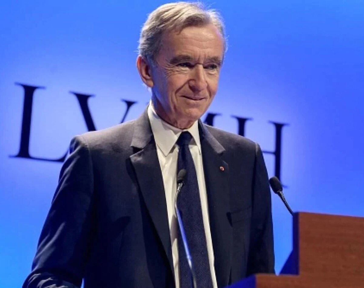 बीते सप्ताह तेजी से घटी अर्नाल्ट की नेटवर्थ 