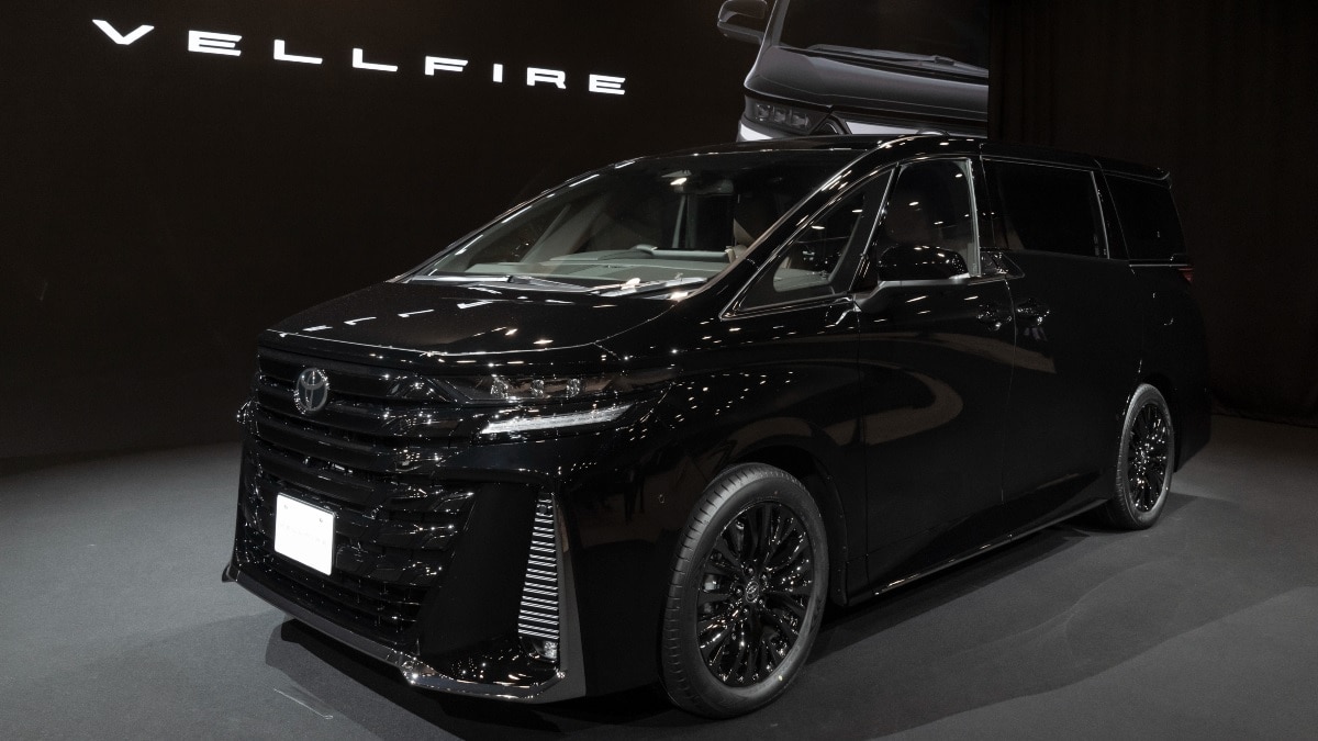 Toyota Vellfire Size