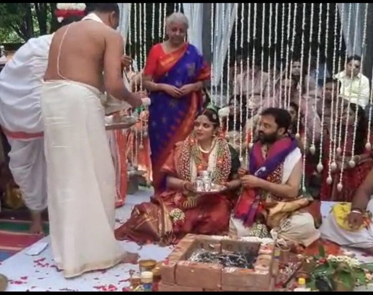 उडुपी अदामारू मठ के संतों ने दिया आशीर्वाद