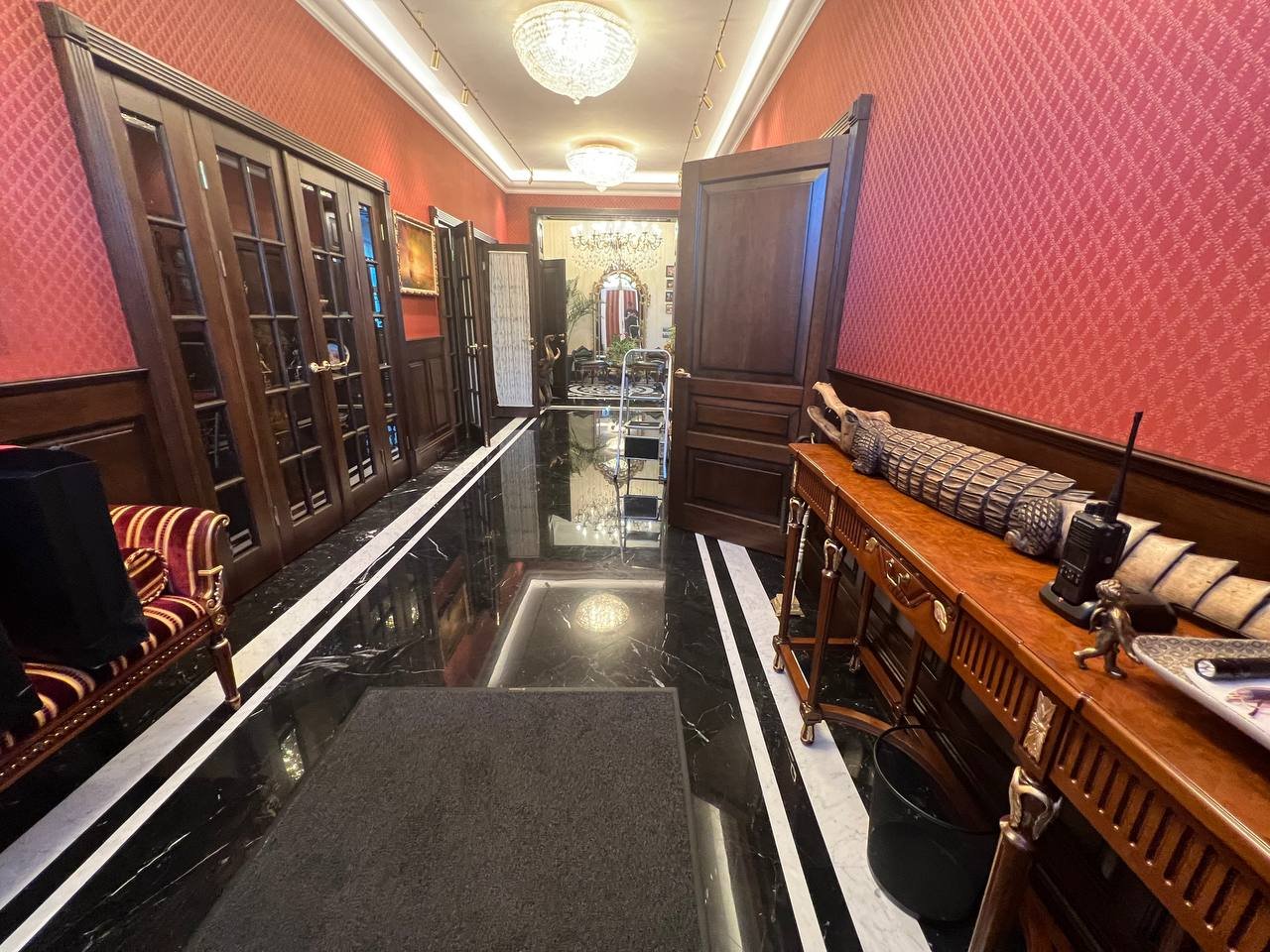 बेहद आलीशान है घर