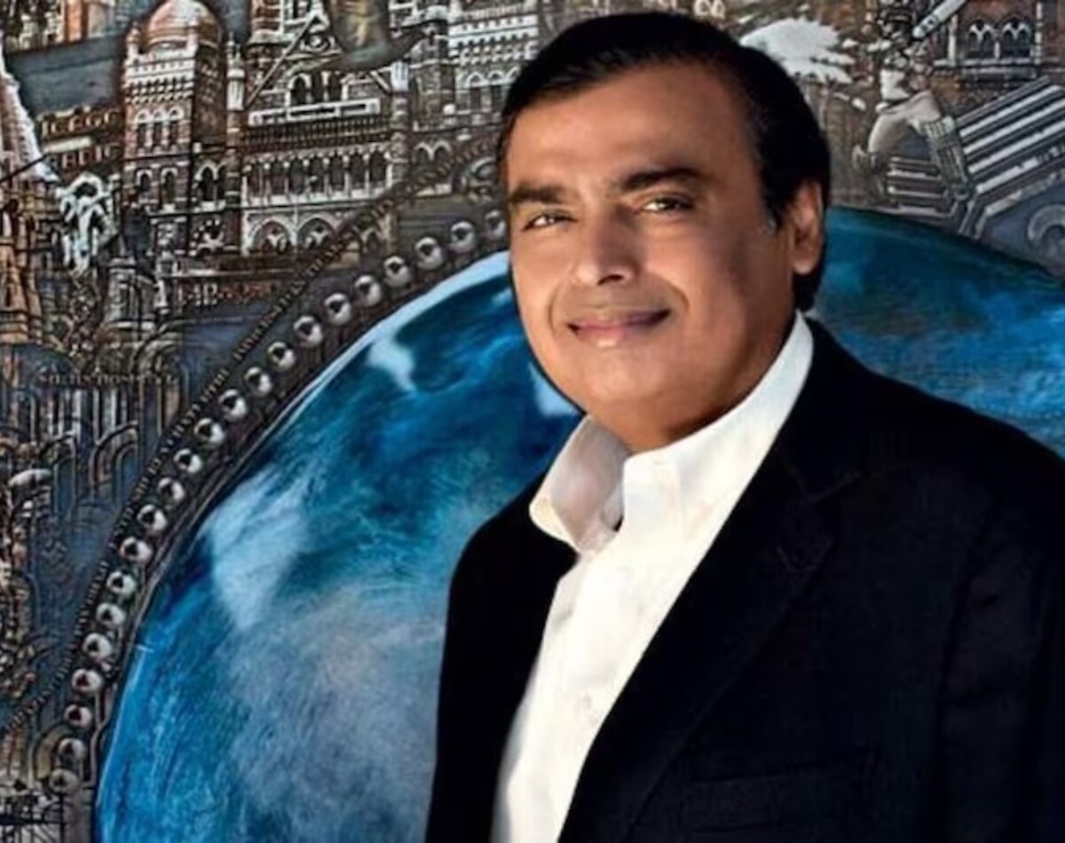 मुकेश अंबानी एक पायदान ऊपर