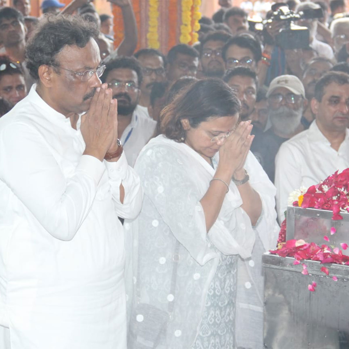 नितिन देसाई अंतिम संस्कार