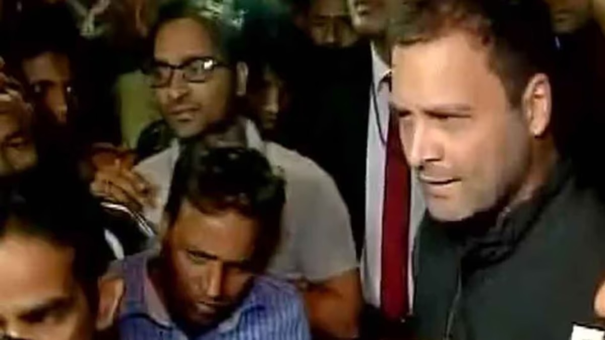 नोटबंदी के तीसरे दिन लग गए बैंक की लाइन में